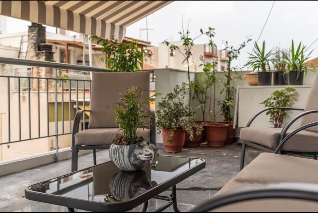 Artistic Apt In Vibrant Gazi With Large Terrace By Ghh Athen Exterior foto